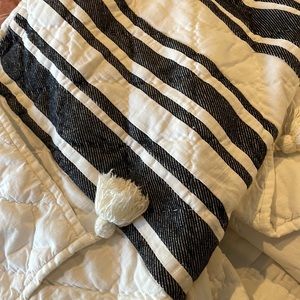 NWOT cal king pottery barn quilt (no shams)